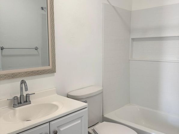 8812 Smithfield Apts Ln APT 17