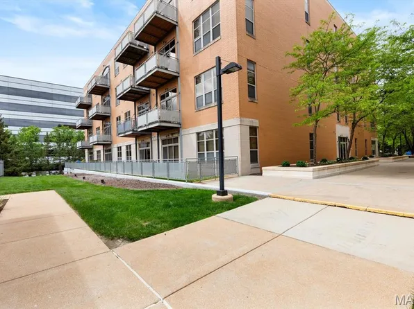 630 Emerson Rd APT 404, Saint Louis, MO 63141