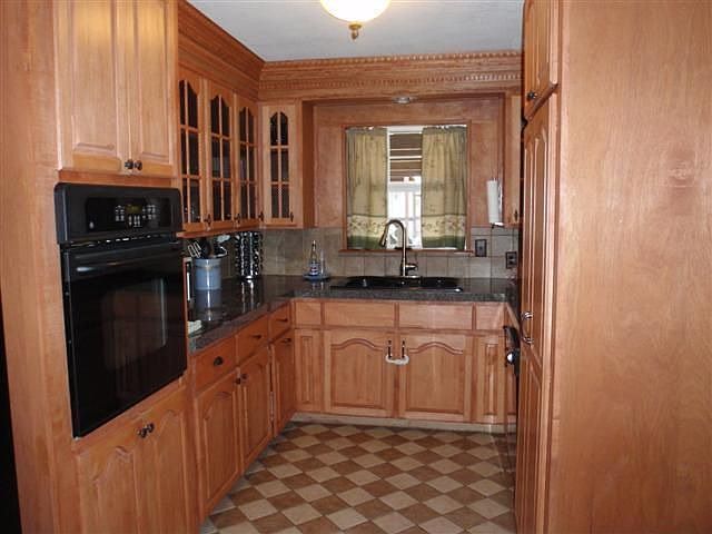 2nd image of 3251 Ivy Ln