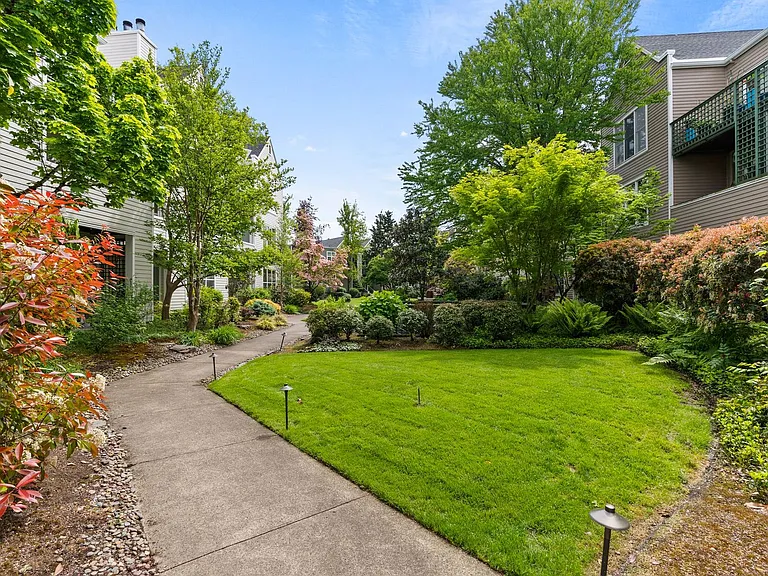205 SW Montgomery St #204 — Photo 41