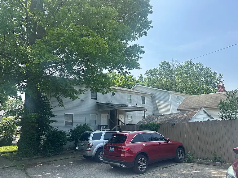 200 Douglas Ave #D — Photo 2