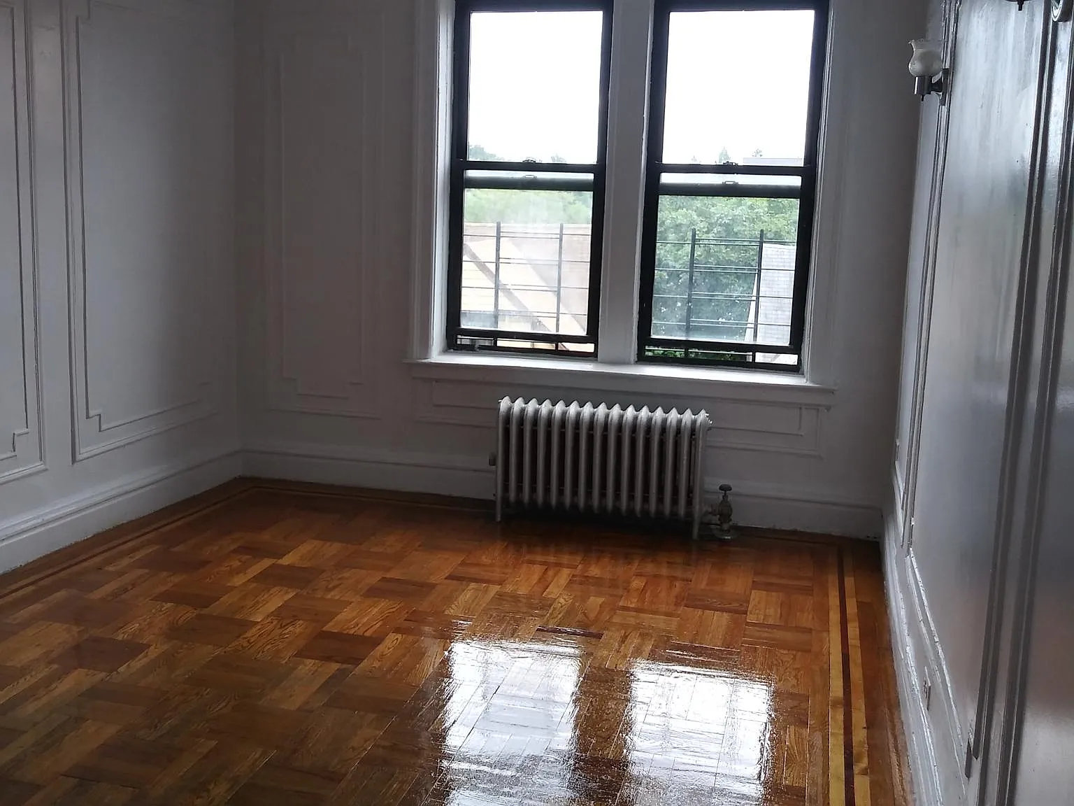2 bed, 900 sqft, $2,700 — Photo 2
