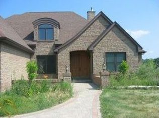 5024 Rockaway Ln, Clarkston, MI 48348