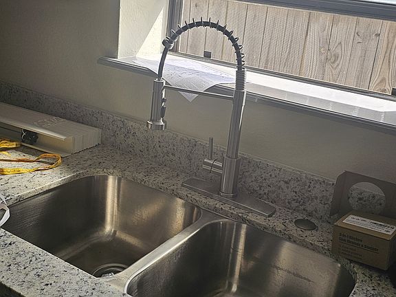 3rd image of 404 Saint Thomas Dr