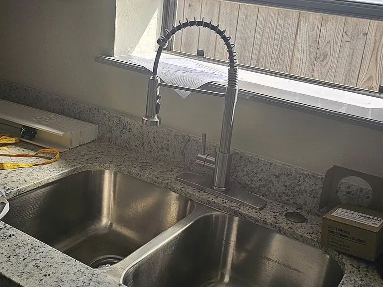 404 Saint Thomas Dr — Photo 3