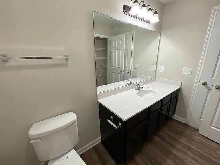 Meridian Park Apartments — Photo 249