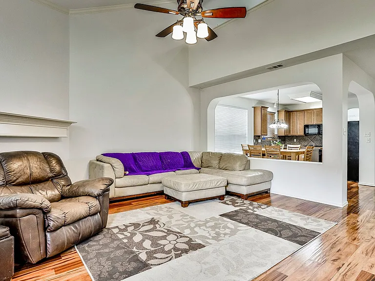 9921 Delamere Dr — Photo 16