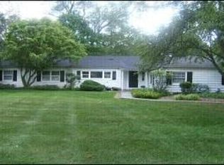 29915 W Thirteen Mile Rd, Farmington Hills, MI 48334