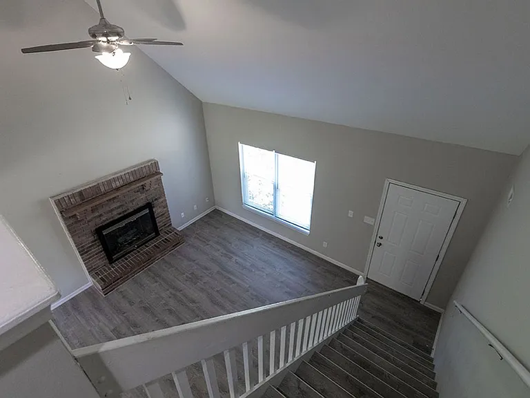 1912 Mirtle Grove Ct — Photo 16