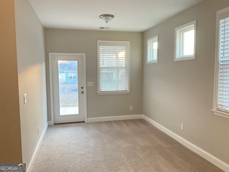 240 Hollis St — Photo 10