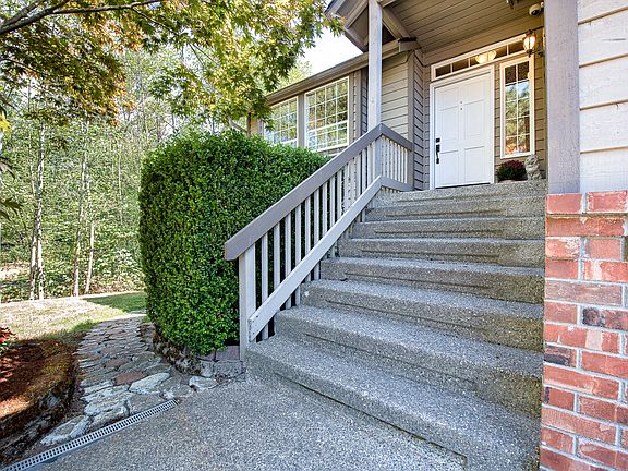 3rd image of 15219 34th Dr SE