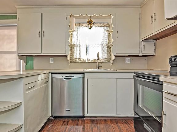 2nd image of 60 Greenfield Ave