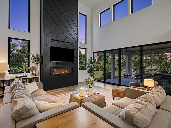 3rd image of 860 E Bantry Court