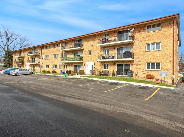 9430 Greenbriar Dr APT 2H, Hickory Hills, IL 60457