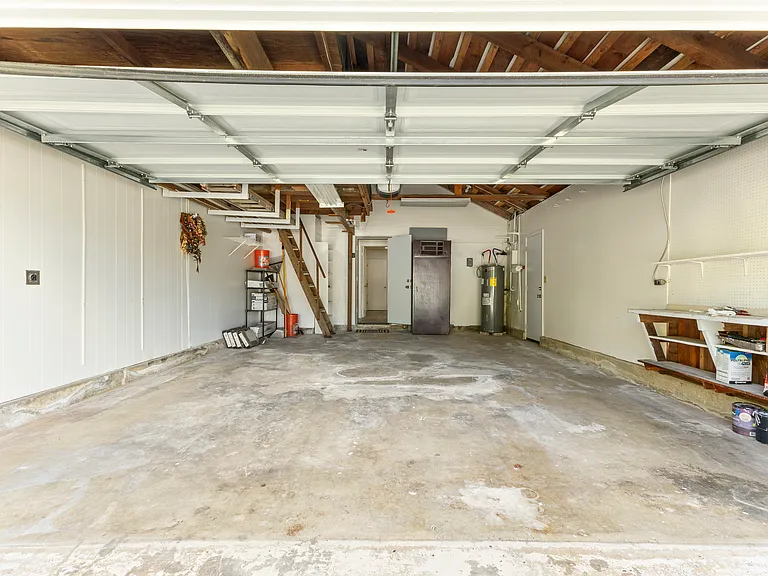 7247 Alakoko St — Photo 4