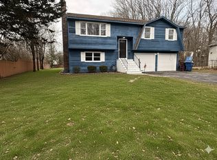 67 Harold Rd, Farmington, CT 06032