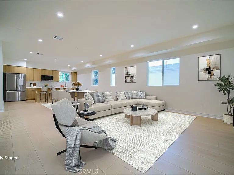 257 S Avenue 54 #1/4 — Photo 1
