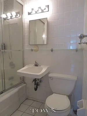 Rented by Town Residential | media 9