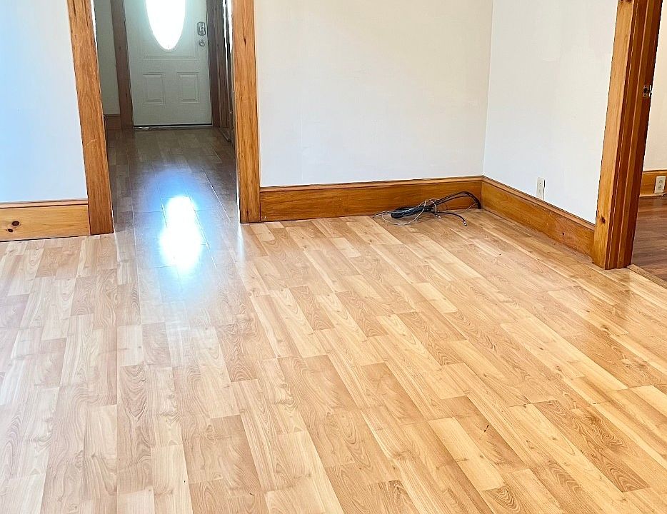 Spacious Living Room!