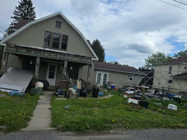 212 Adair St, Terra Alta, WV 26764