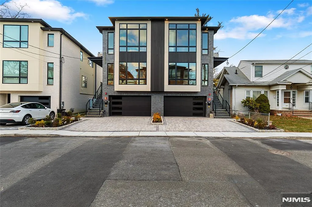 811 Jassamine Way photo 1