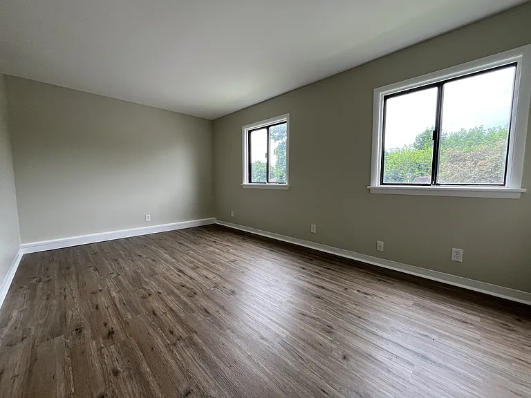 533 Saint Marys Dr — Photo 4