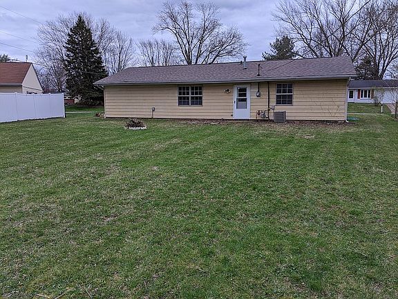 5th image of 400 W Hickory Dr