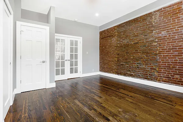 Rented by Cooper & Cooper Real Estate | media 18