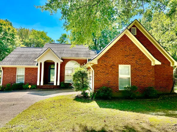 22 Maplecreek Ln, Humboldt, TN 38343