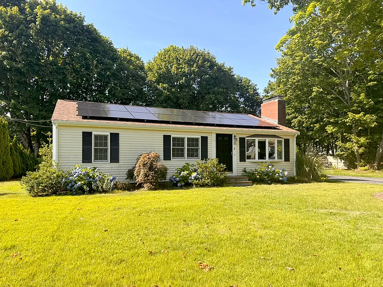 15 Bonito Ave — Photo 1