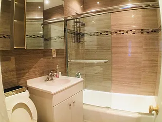 Rented by R New York