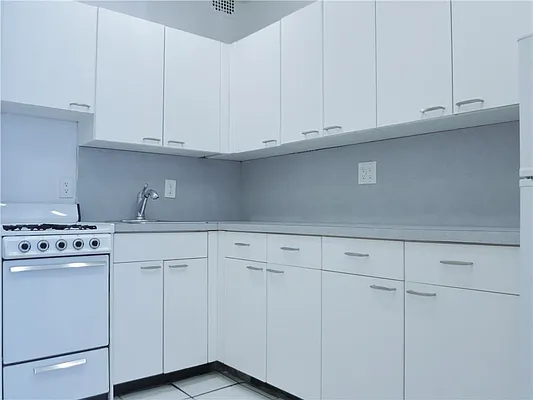 Rented by City & Suburban | media 18