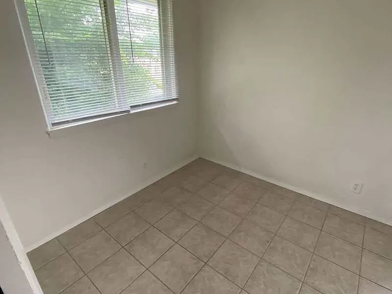 111 Andrew Ave #4 — Photo 5