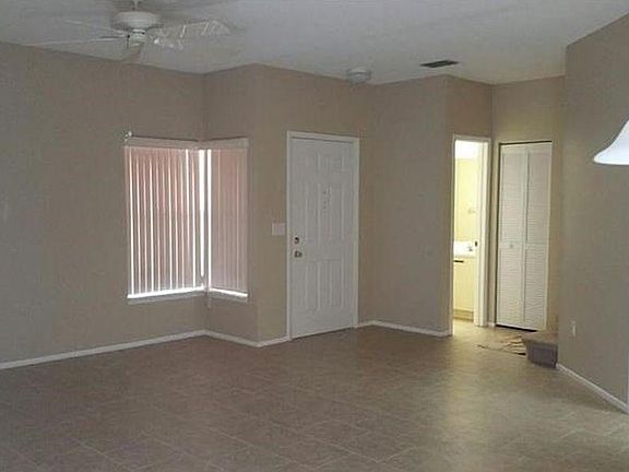 3rd image of 14 Emerald Bay Dr