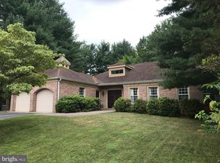 17 Birdie Ln, Reading, PA 19607