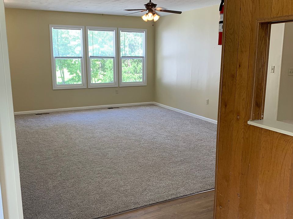 1st image of 1354 Howe Rd #1/2