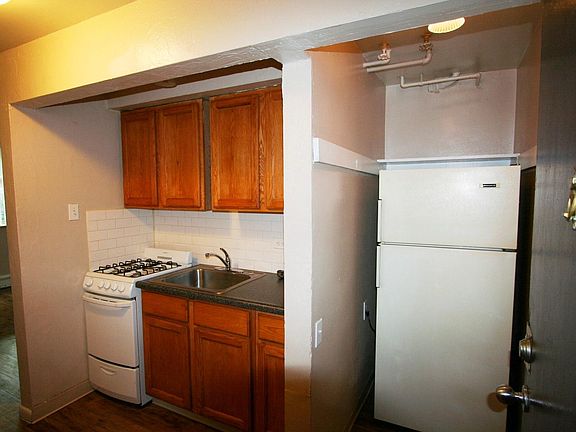 4th image of 1410 N Pearl St APT 21