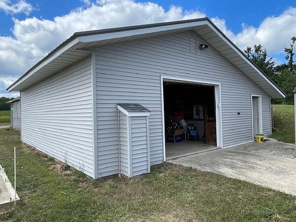 5th image of 617 Bills Rd