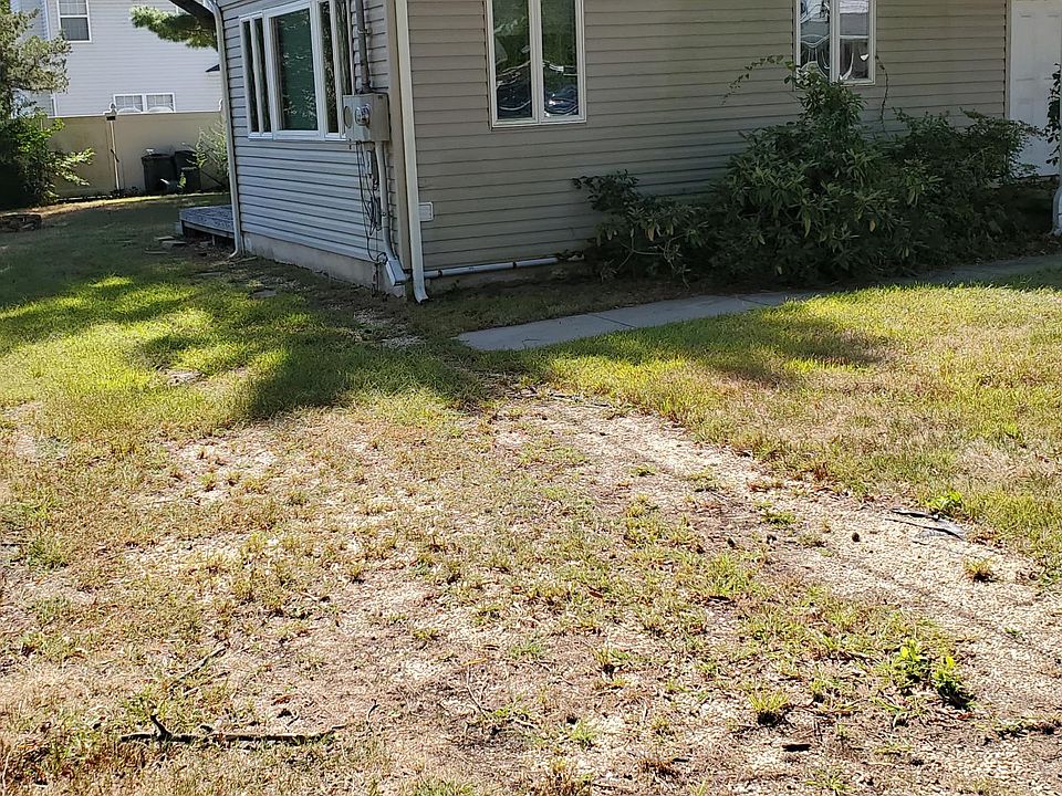2nd image of 1707 Beverly St