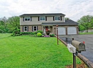 2004 Oaktree Ln, Schenectady, NY 12303