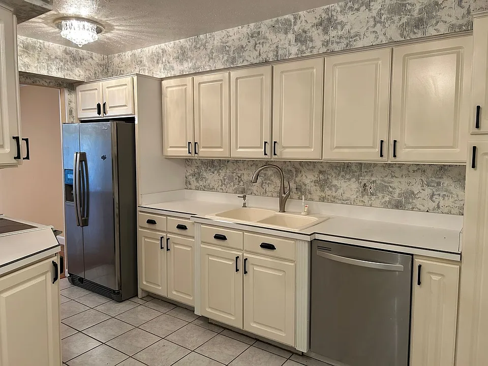 4456 Donna Dr