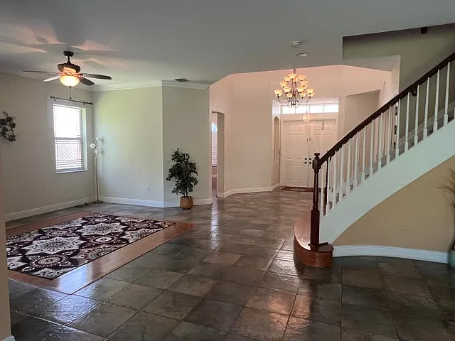 6 bed, 4168 sqft, $6,000 — Photo 4