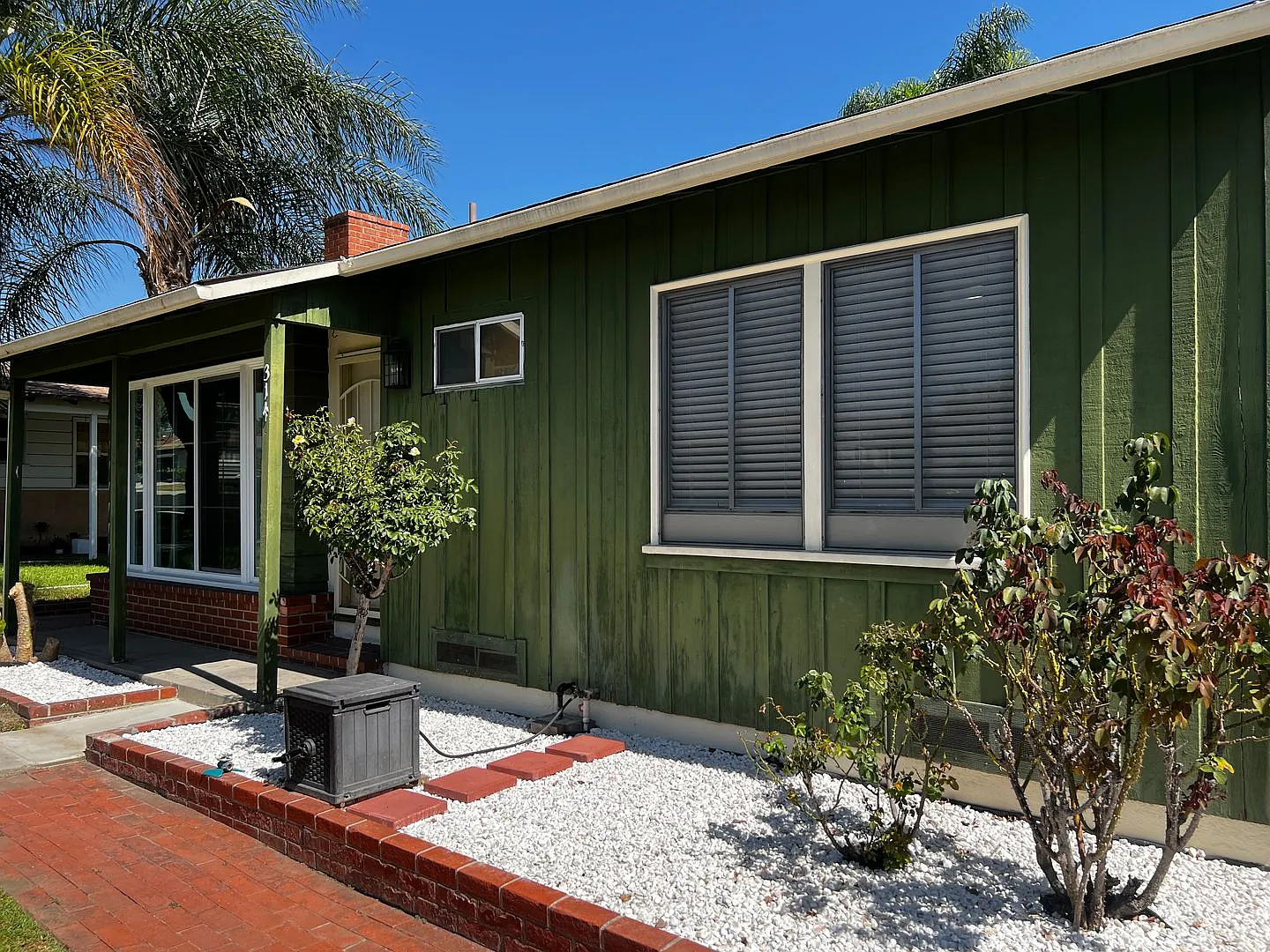 2 Bedroom 1 Bath Duplex for Rent in Montebello with 1 Car Garage — Photo 3