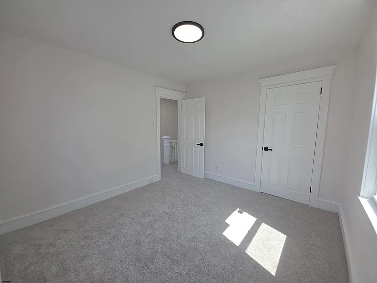 346 N Delaware Ave — Photo 38