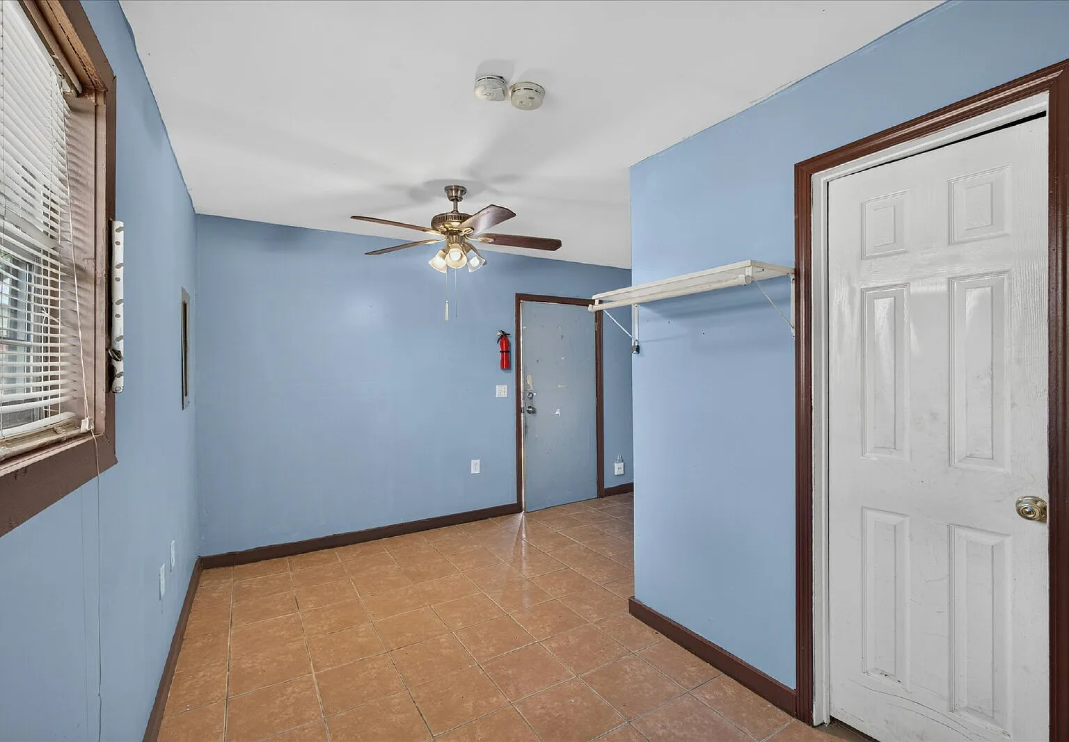 Studio, 1.0 bath, $775 — Photo 4