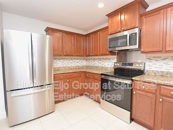 3rd image of 5677 Elsinore Way