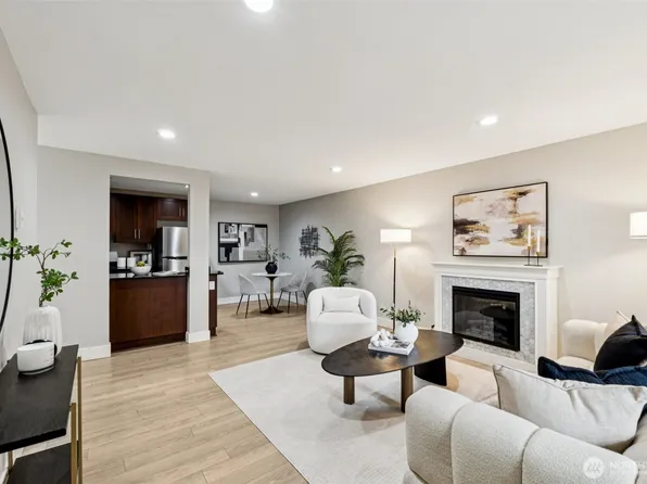 21305 48th Avenue W #B110, Mountlake Terrace, WA 98043