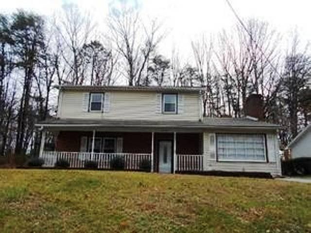 1st image of 325 Searcy St