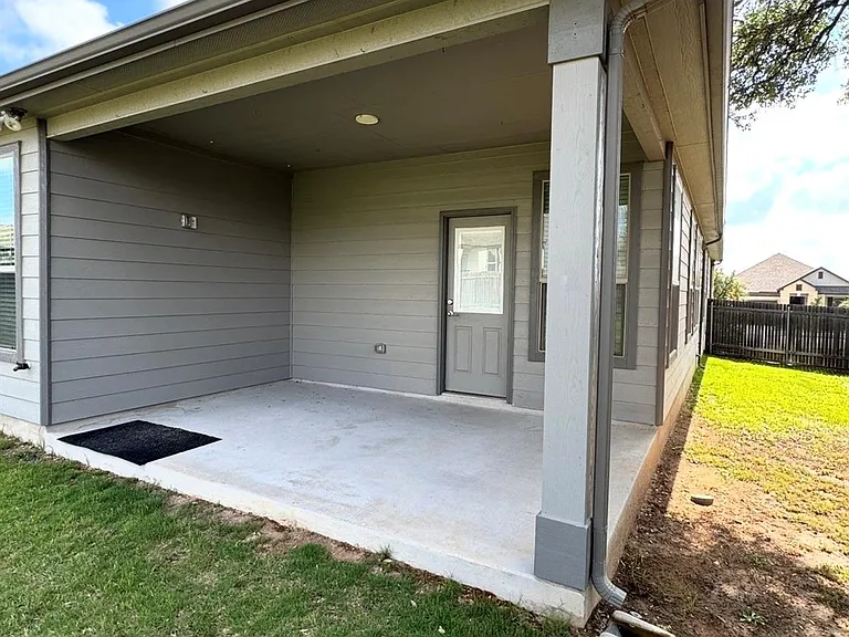 199 Kennicott Dr — Photo 8