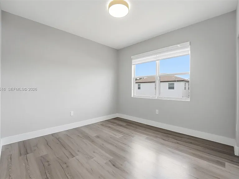 4107 NE 20th St — Photo 28